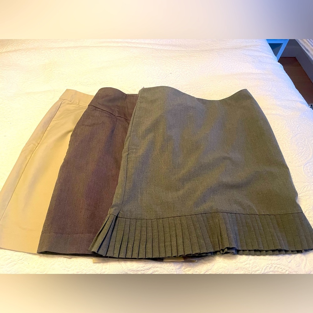 Banana republic / le chateau skirts